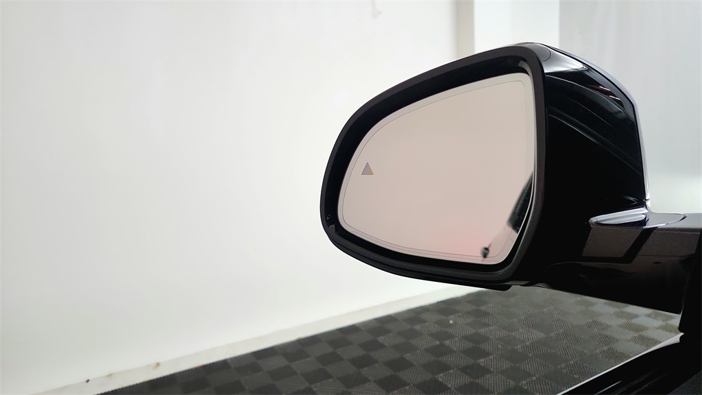 Vehicle image 22 of 31