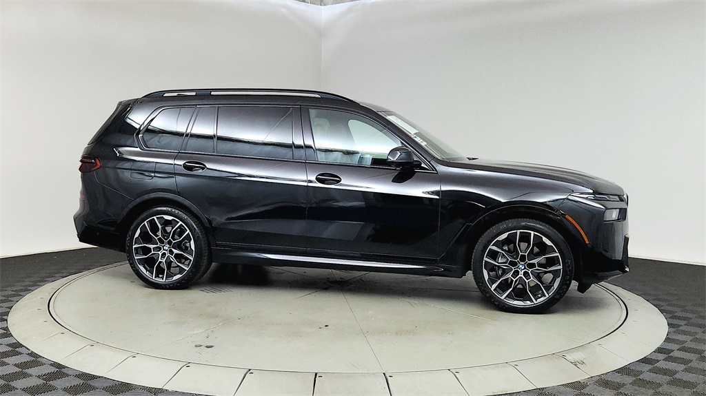 Vehicle image 4 of 31