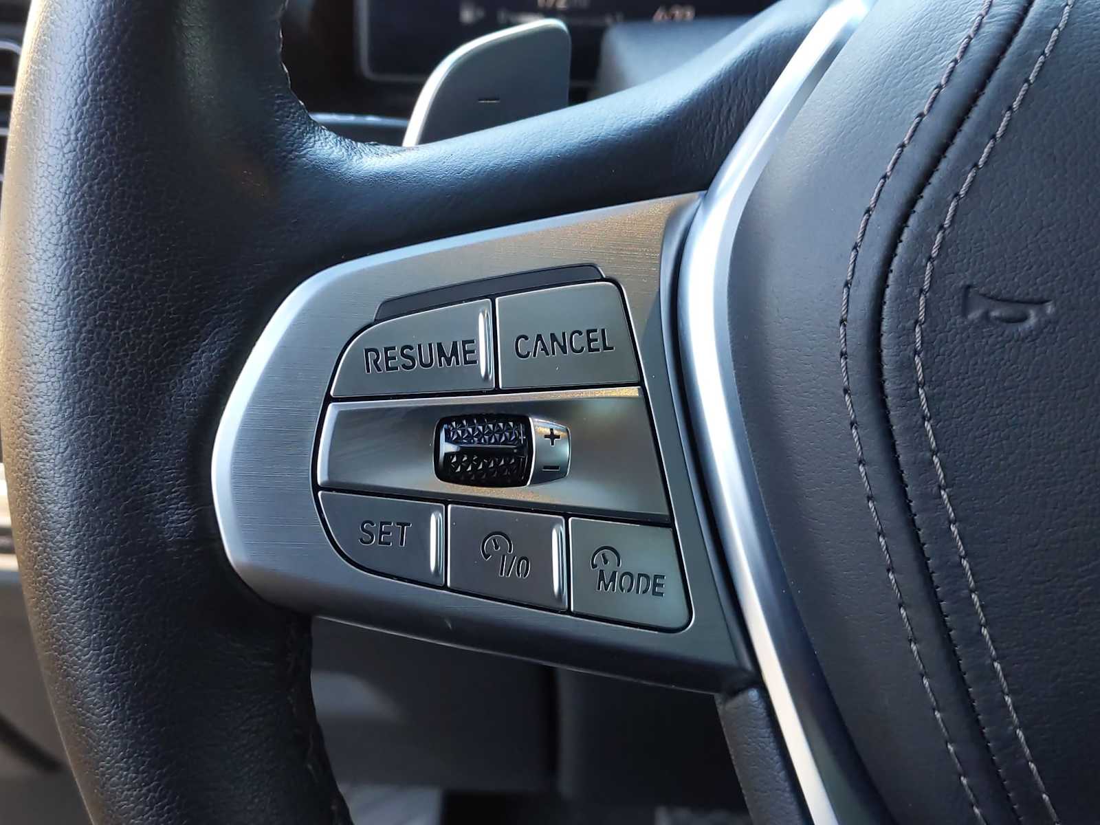 Vehicle image 17 of 30