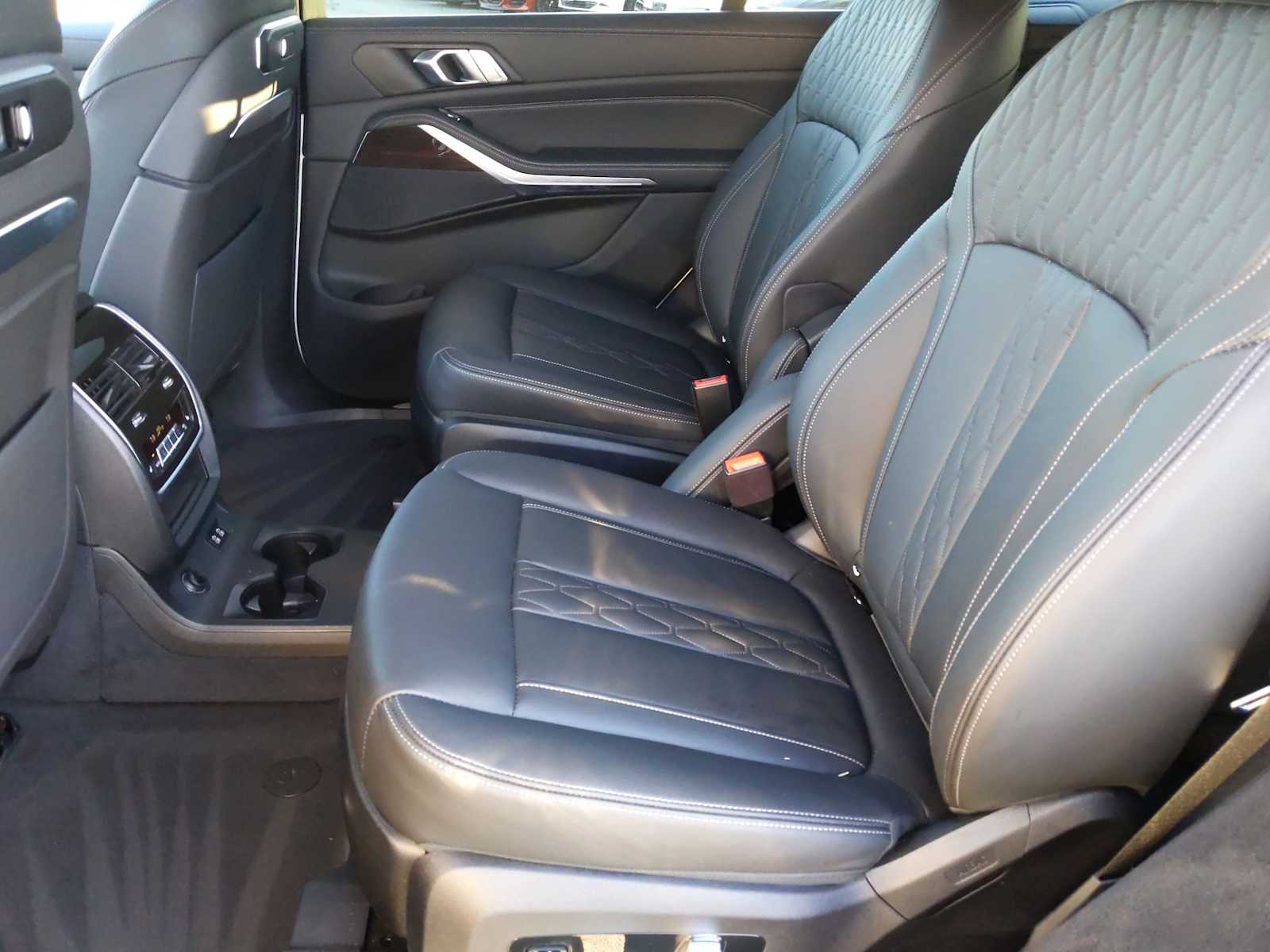 Vehicle image 12 of 30