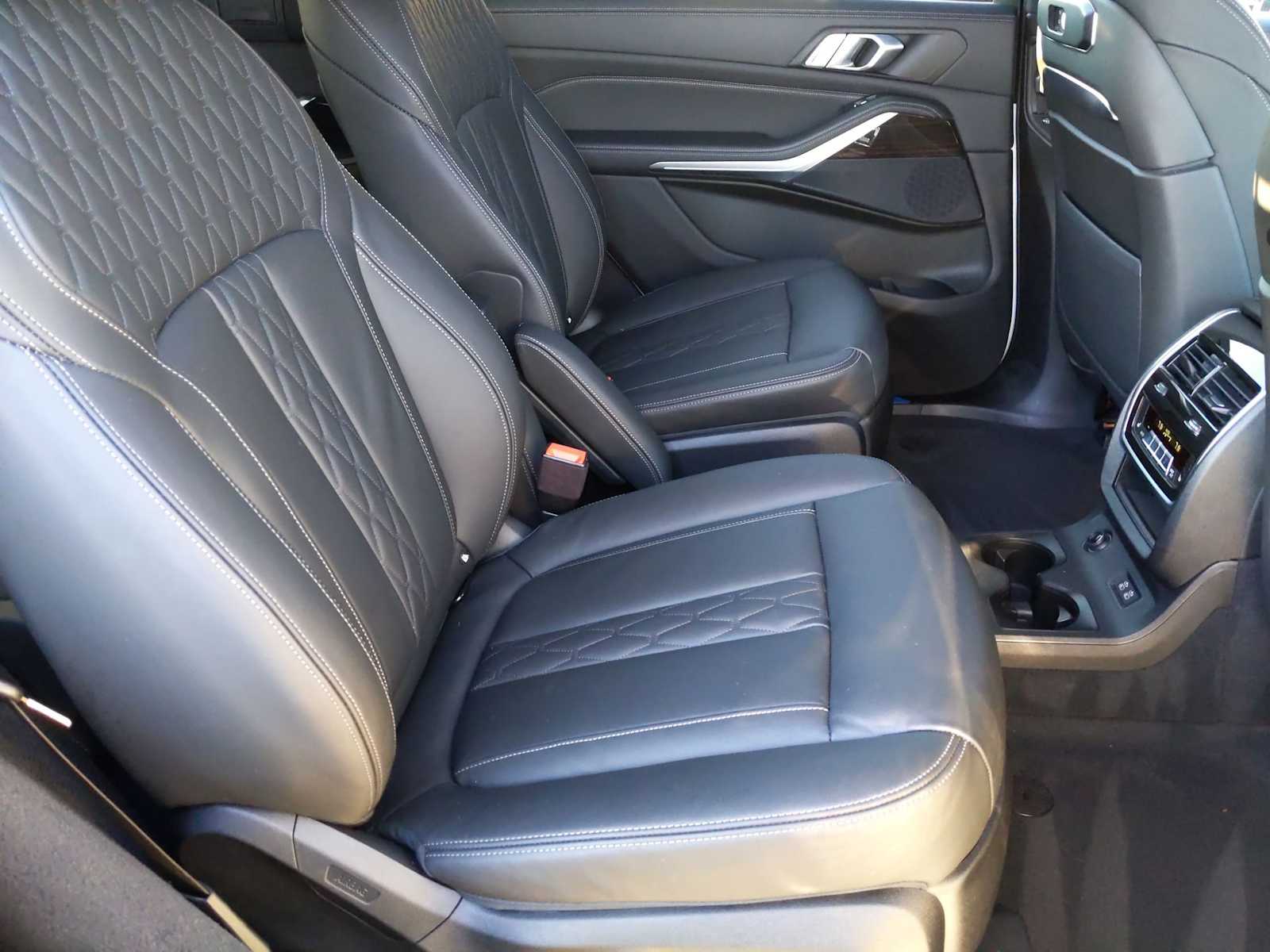Vehicle image 13 of 30