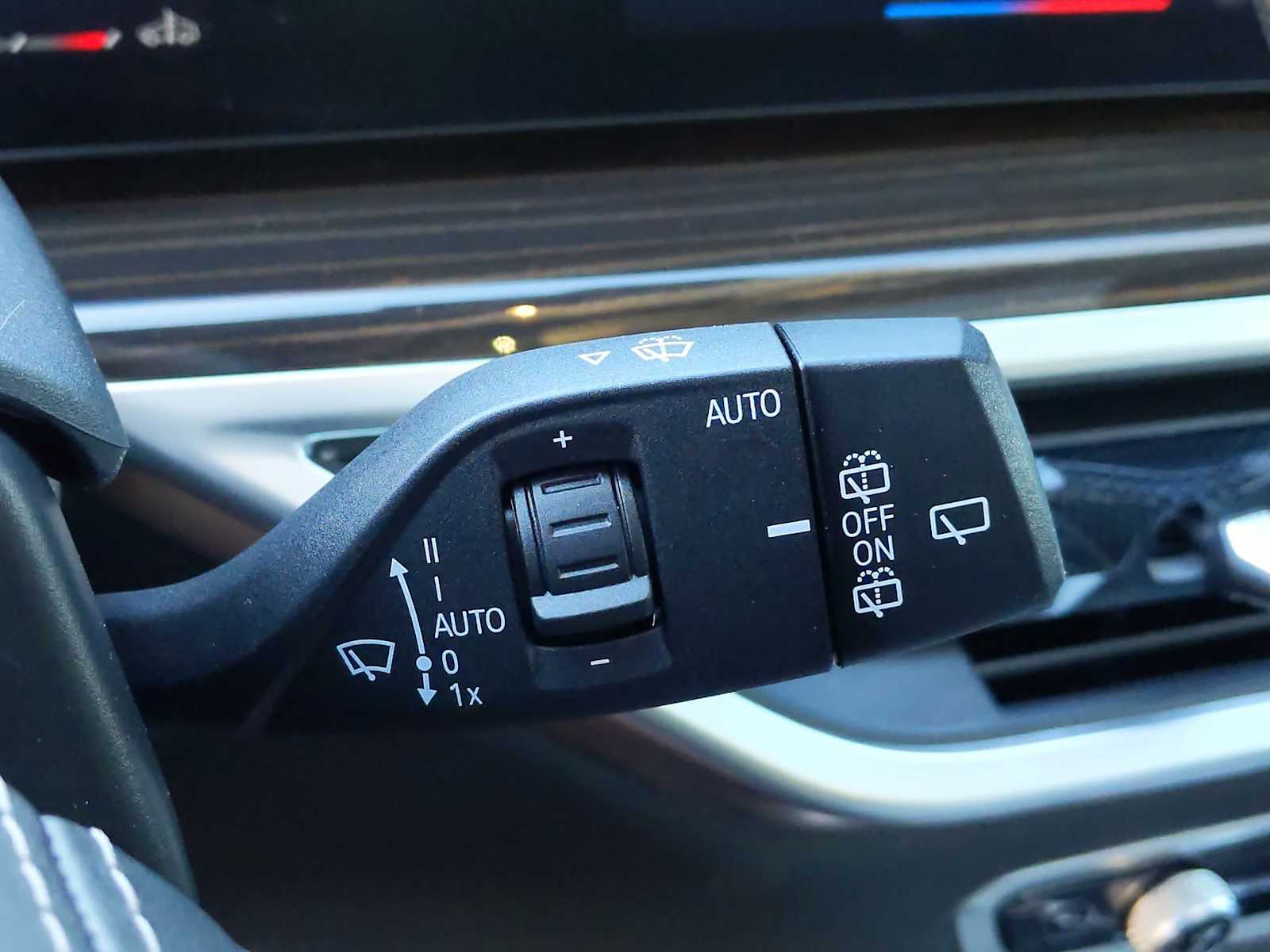 Vehicle image 19 of 30