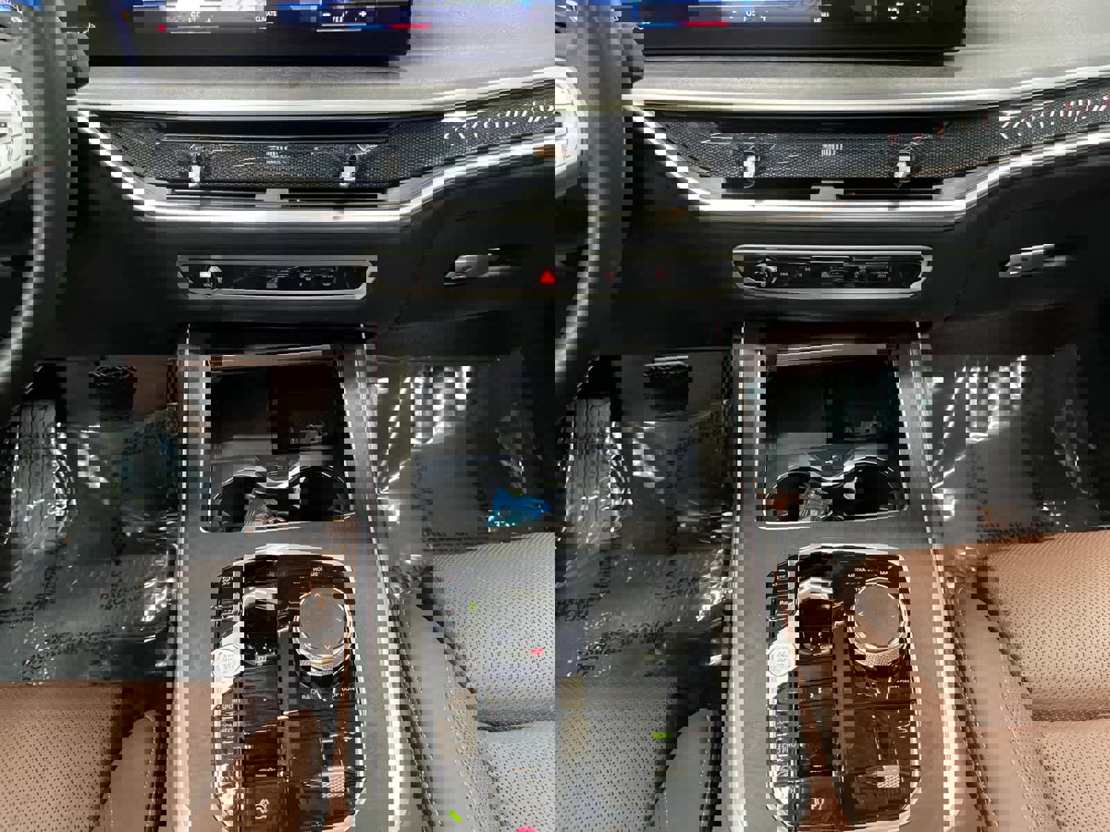 Vehicle image 17 of 20