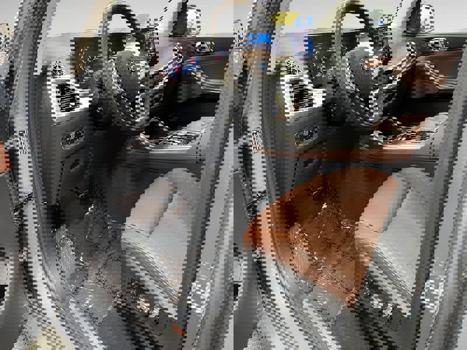 Vehicle image 13 of 20