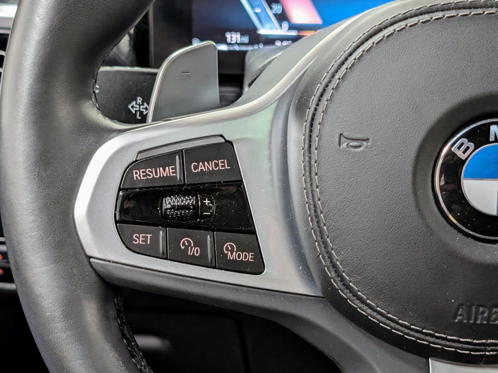 Vehicle image 40 of 44