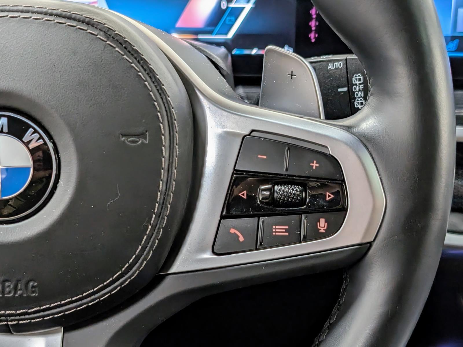 Vehicle image 41 of 44