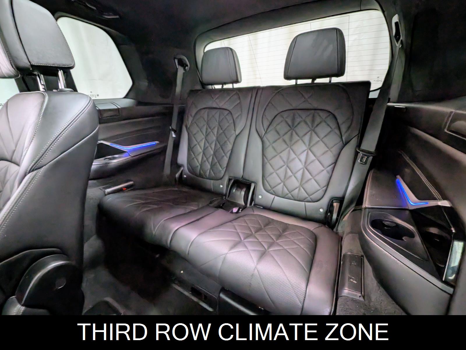 Vehicle image 10 of 44