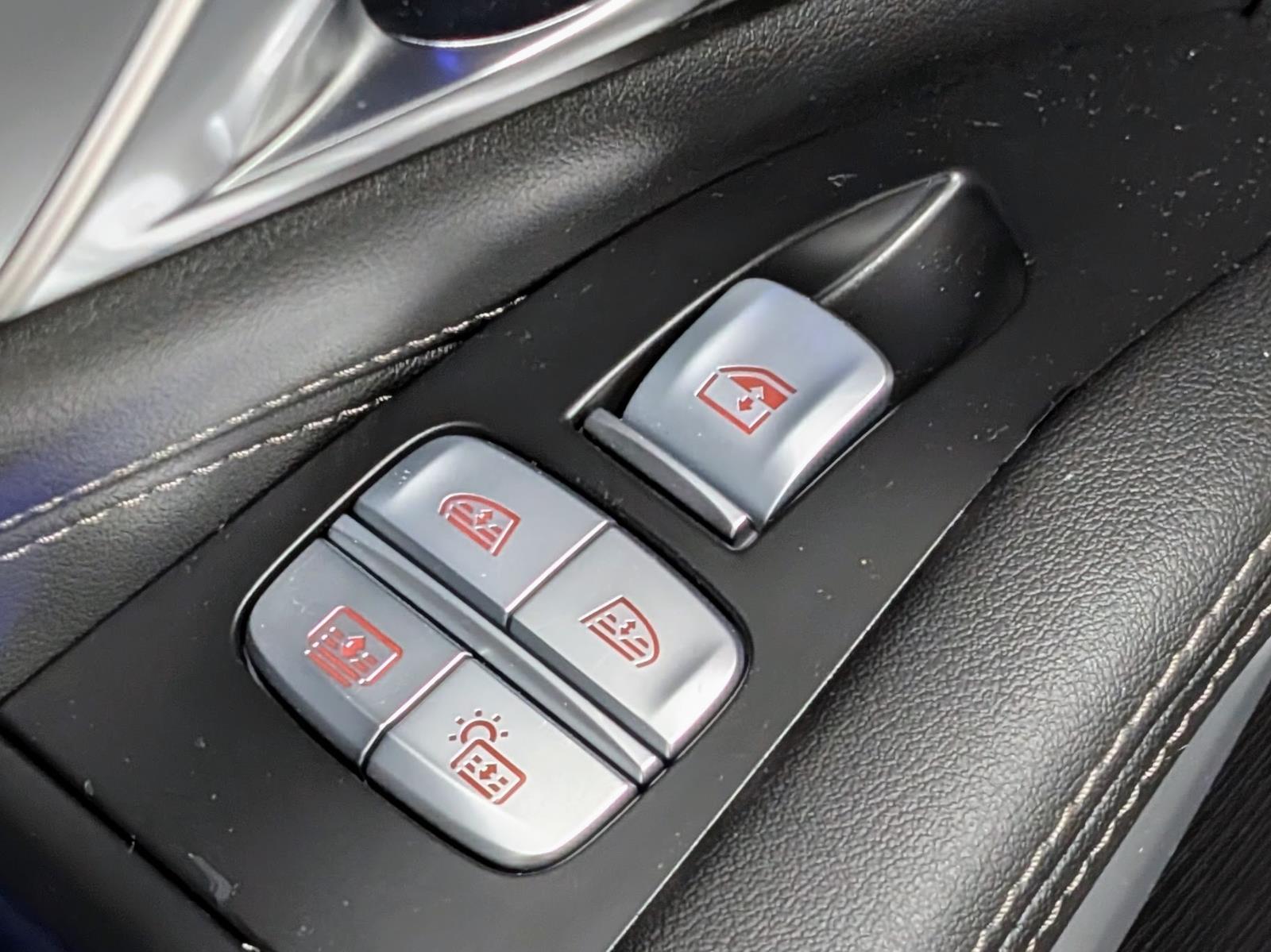 Vehicle image 27 of 44