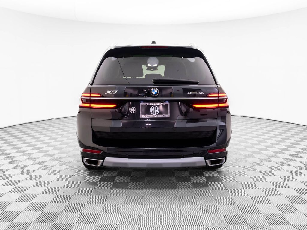 Vehicle image 7 of 34