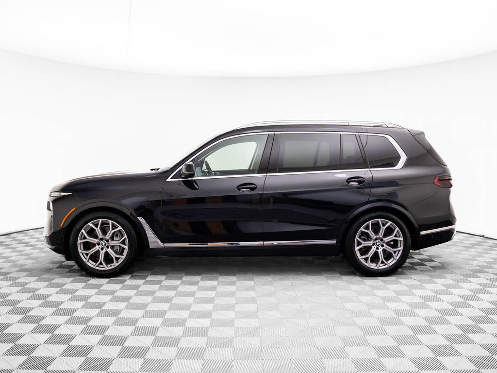 Vehicle image 9 of 34