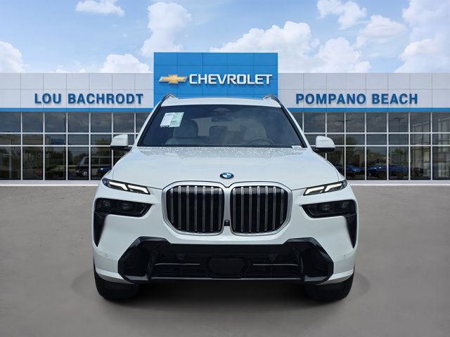2023 BMW X7 xDrive40i Image 2 of 32