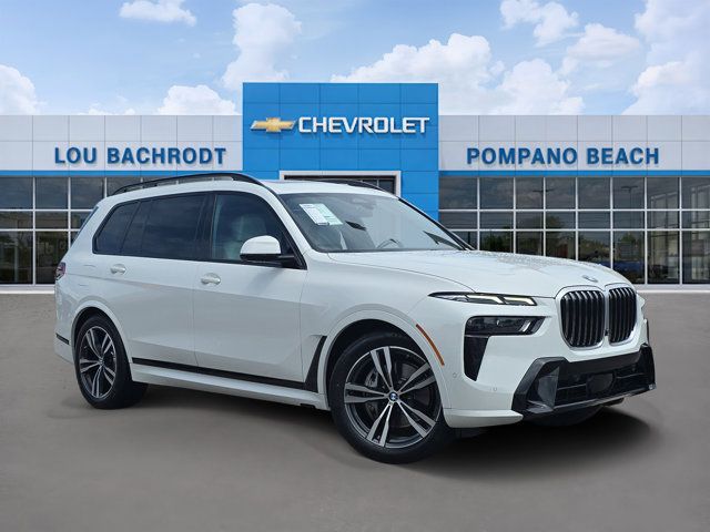 2023 BMW X7 xDrive40i Image 3 of 32