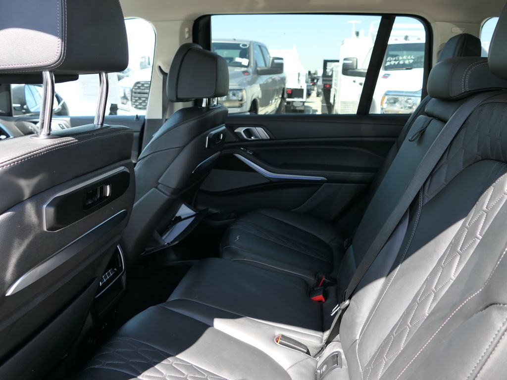 Vehicle image 23 of 30
