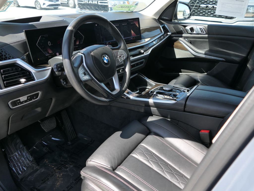 Vehicle image 12 of 30