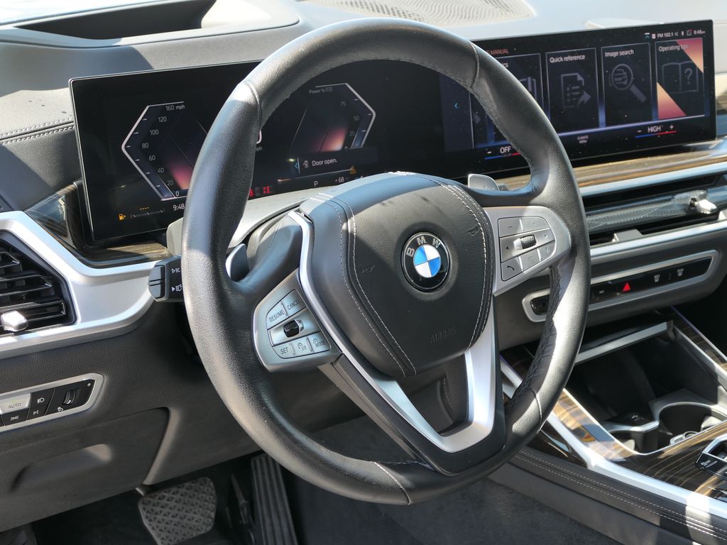 Vehicle image 13 of 30
