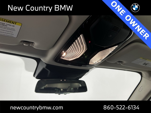 Vehicle image 25 of 32