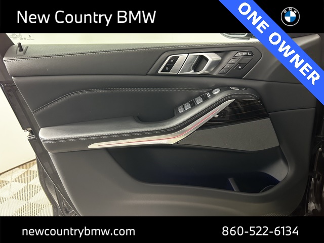 Vehicle image 13 of 32