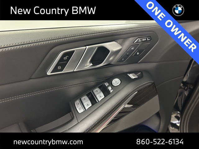 Vehicle image 14 of 32