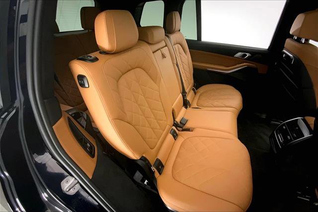 Vehicle image 16 of 33