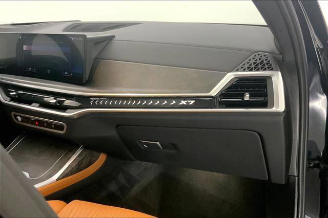 Vehicle image 24 of 33
