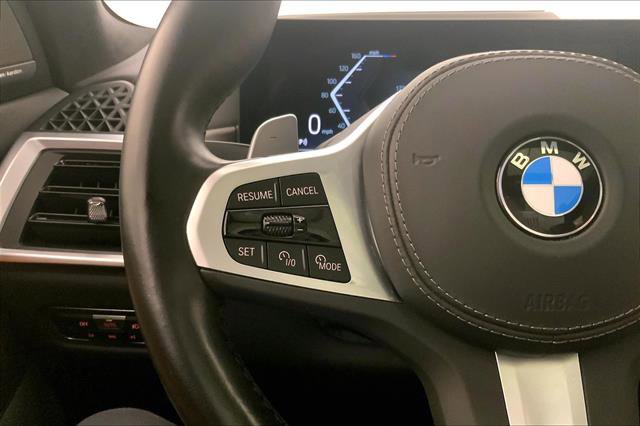 Vehicle image 19 of 33