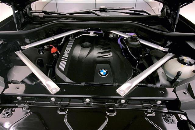 Vehicle image 13 of 33