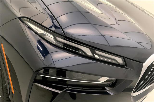 Vehicle image 28 of 33