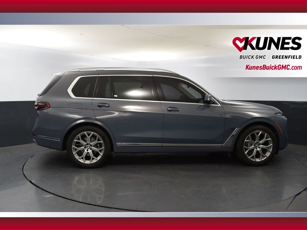 Vehicle image 12 of 52