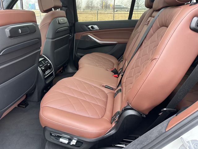 Vehicle image 18 of 34