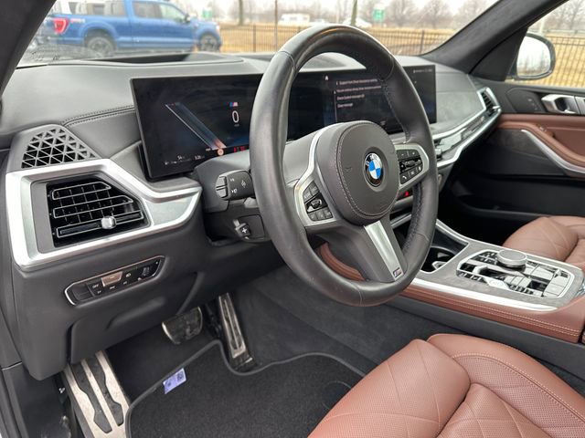 Vehicle image 26 of 34