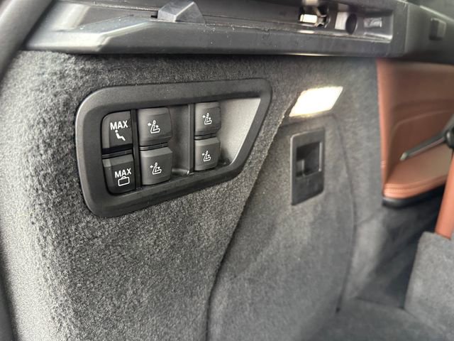 Vehicle image 16 of 34
