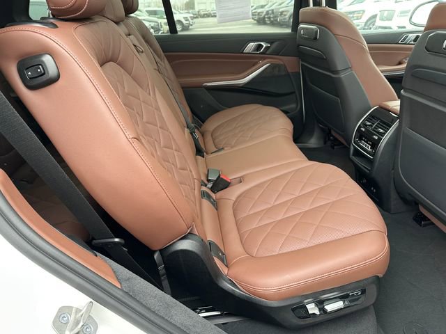 Vehicle image 12 of 34