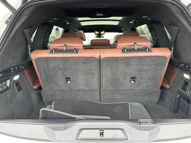 Vehicle image 13 of 34