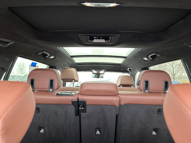 Vehicle image 15 of 34