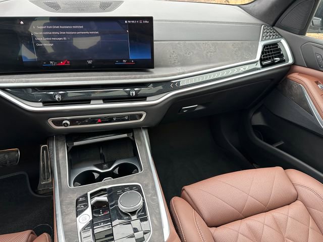 Vehicle image 20 of 34