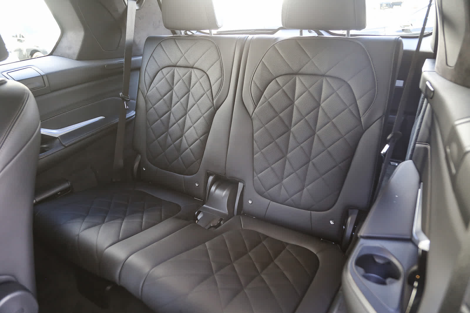 Vehicle image 16 of 24