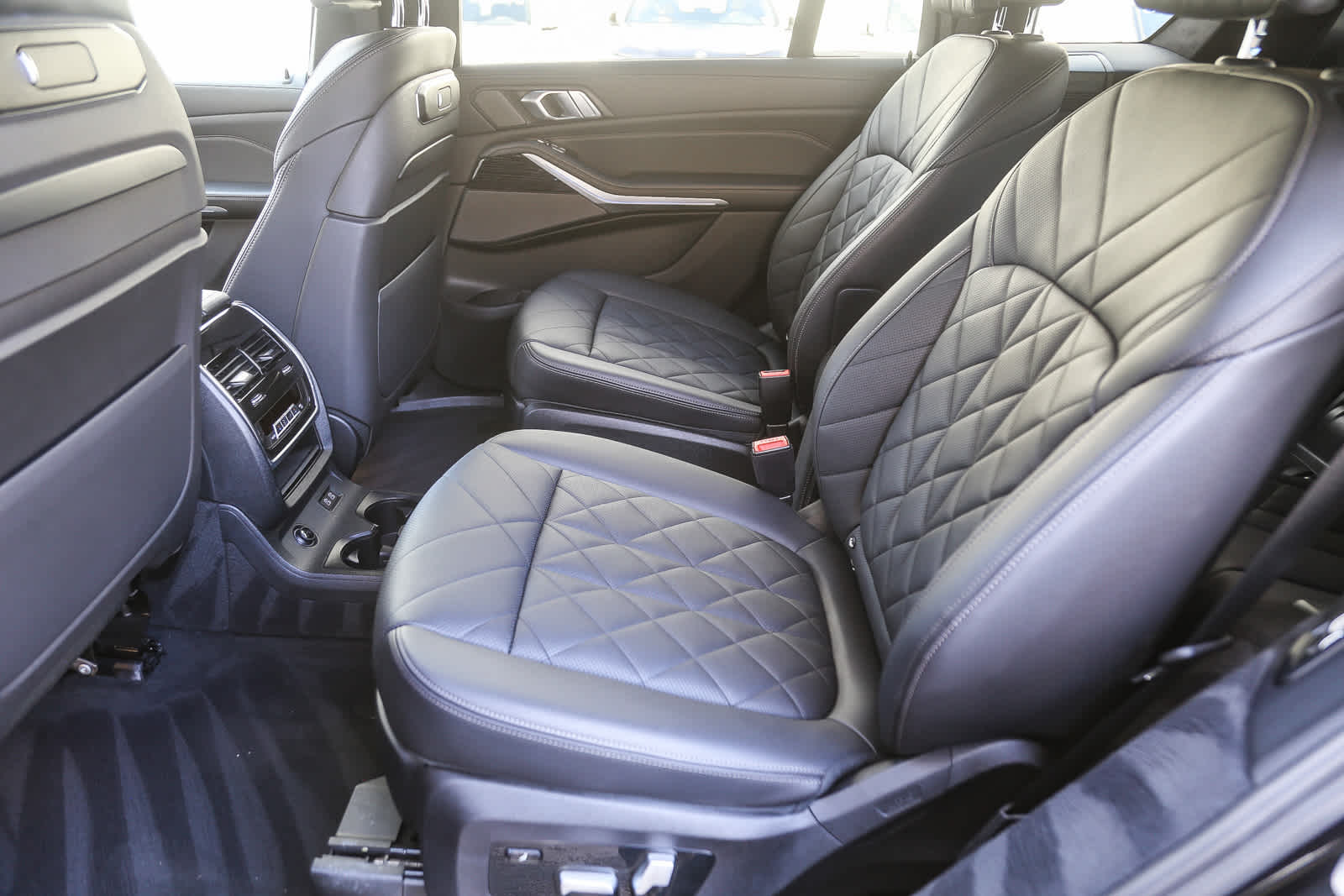 Vehicle image 15 of 24
