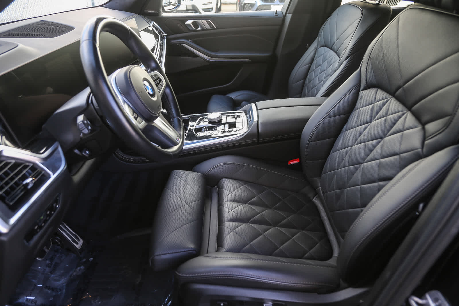 Vehicle image 14 of 24