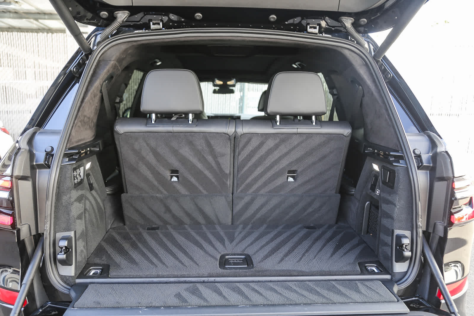Vehicle image 23 of 24