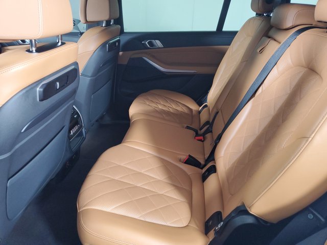 Vehicle image 10 of 25