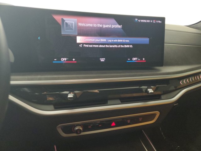 Vehicle image 17 of 25