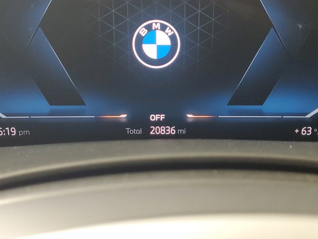 Vehicle image 16 of 25