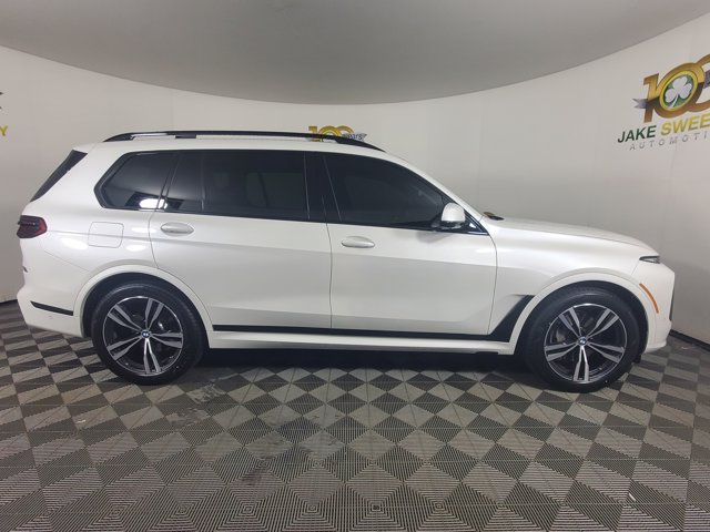 Vehicle image 4 of 25
