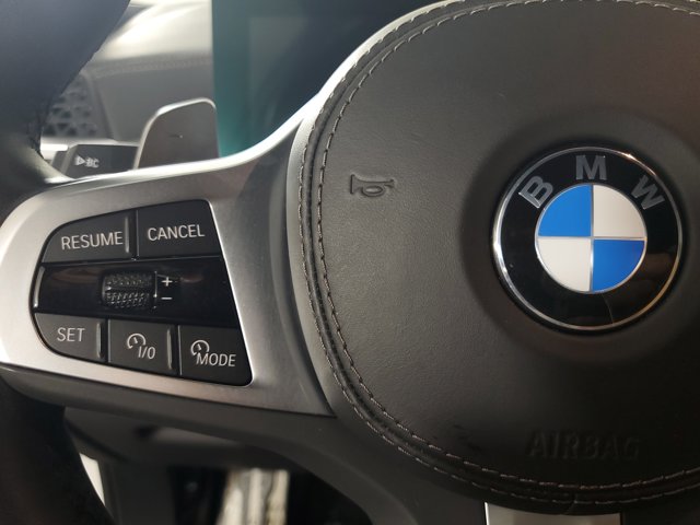 Vehicle image 13 of 25
