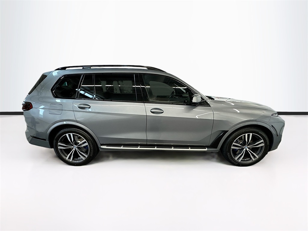 Vehicle image 4 of 34