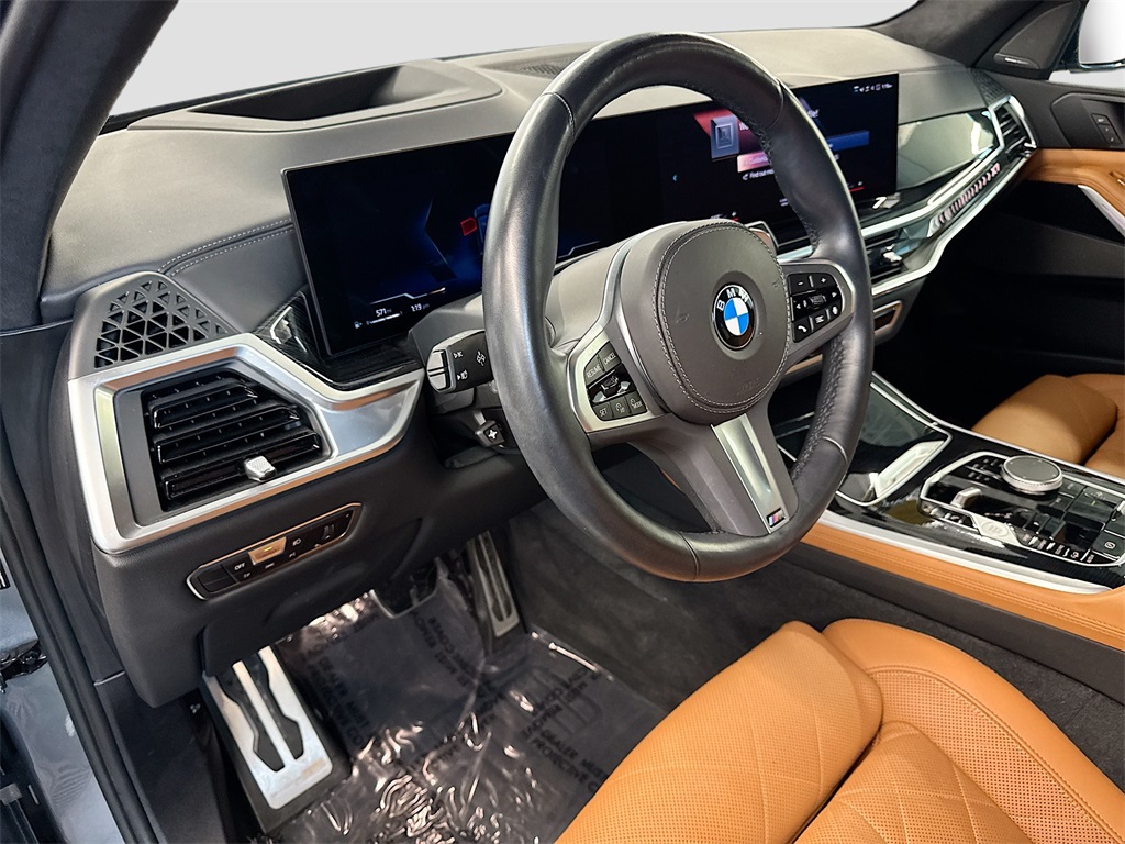 Vehicle image 19 of 34