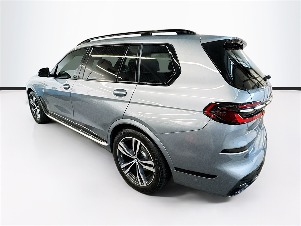 Vehicle image 6 of 34
