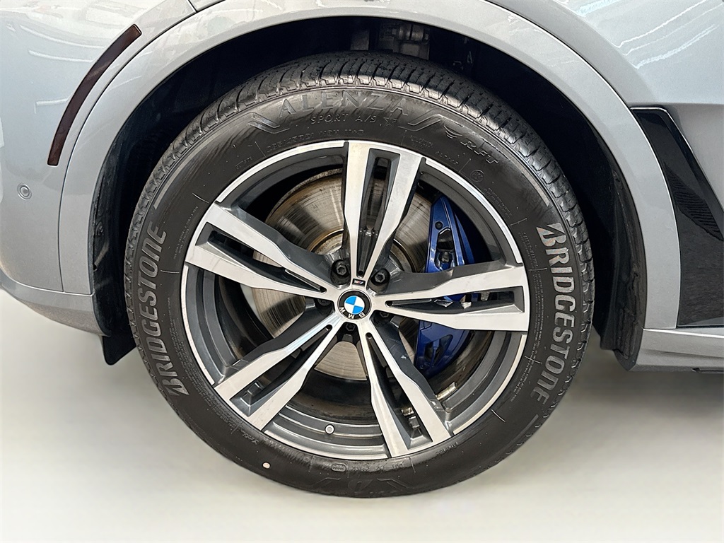 Vehicle image 9 of 34
