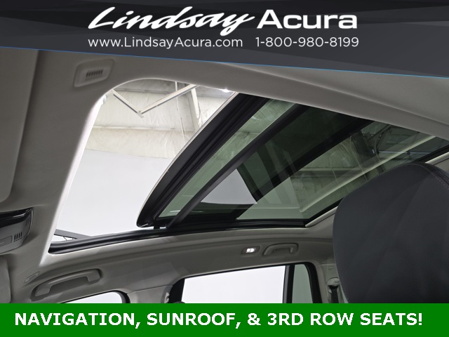 Vehicle image 22 of 25