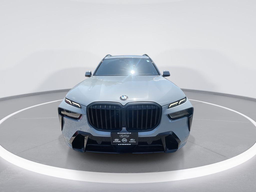 2023 BMW X7 xDrive40i Image 3 of 28